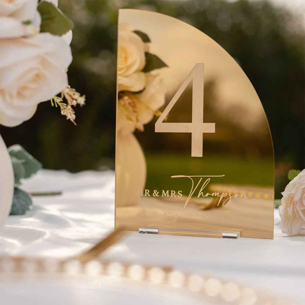 Table Number Gold - لافتة بار مخصصة للزفاف من الأكريليك